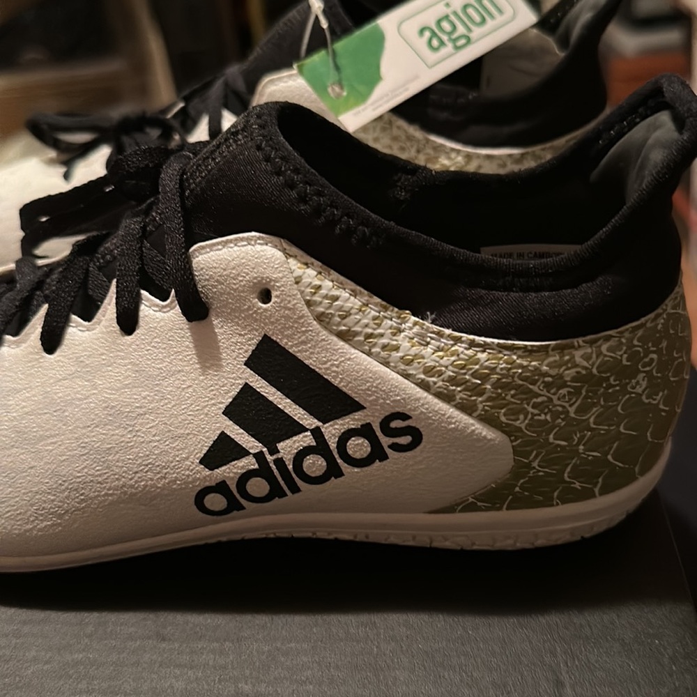 Adidas soccer shoes - Picture 2 of 8